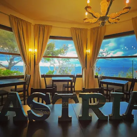 Astria Hotel Le Lavandou