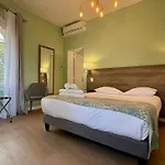 Astria Hotell 3*