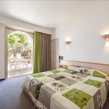 Astria Hotel