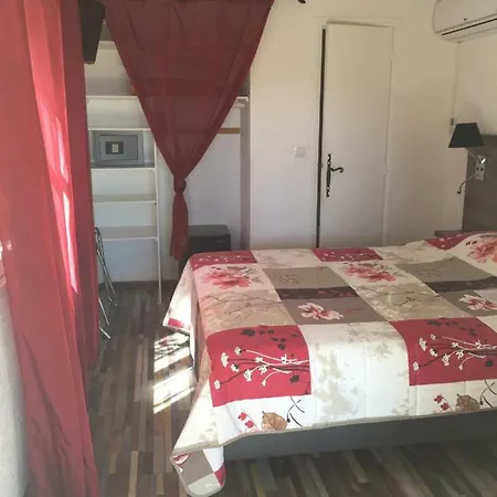 Astria Hotel