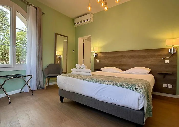 Astria Hotel 3*